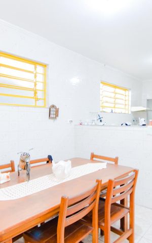 Casa para alugar com 245m², 4 quartos e 2 vagasCozinha