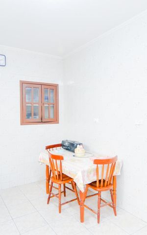 Casa para alugar com 245m², 4 quartos e 2 vagasCozinha