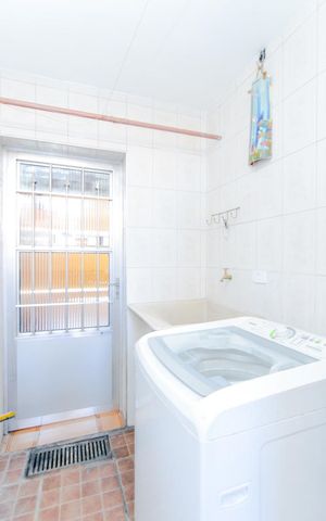 Casa para alugar com 245m², 4 quartos e 2 vagasÁrea de Serviço