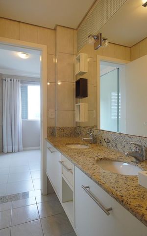 Apartamento para alugar com 139m², 3 quartos e 2 vagasBanheiro da Demi-Suíte 1e2
