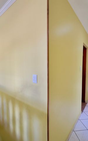 Casa à venda com 223m², 6 quartos e 2 vagas Casa à venda com 223m², 6 quartos e 2 vagasCorredor
