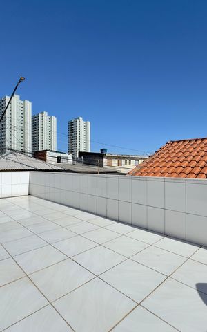 Casa à venda com 223m², 6 quartos e 2 vagas Casa à venda com 223m², 6 quartos e 2 vagasTerraço