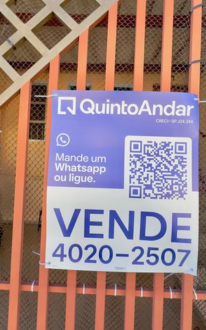 Casa à venda com 223m², 6 quartos e 2 vagas Casa à venda com 223m², 6 quartos e 2 vagasPlaca aproximada