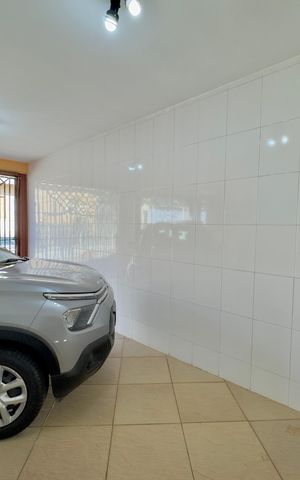 Casa à venda com 223m², 6 quartos e 2 vagas Casa à venda com 223m², 6 quartos e 2 vagasGaragem