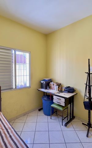Casa à venda com 223m², 6 quartos e 2 vagas Casa à venda com 223m², 6 quartos e 2 vagasQuarto 4