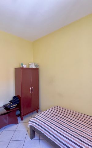 Casa à venda com 223m², 6 quartos e 2 vagas Casa à venda com 223m², 6 quartos e 2 vagasQuarto 4