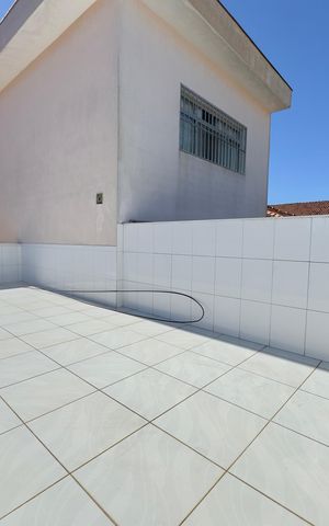 Casa à venda com 223m², 6 quartos e 2 vagas Casa à venda com 223m², 6 quartos e 2 vagasTerraço