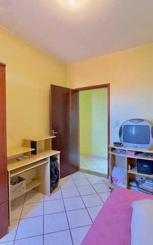 Casa à venda com 223m², 6 quartos e 2 vagas Casa à venda com 223m², 6 quartos e 2 vagasQuarto 1