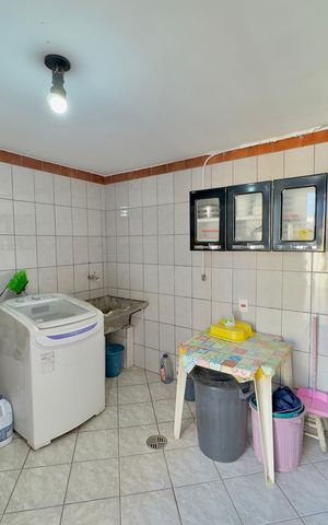 Casa à venda com 223m², 6 quartos e 2 vagas Casa à venda com 223m², 6 quartos e 2 vagasÁrea de Serviço