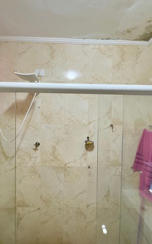 Casa à venda com 223m², 6 quartos e 2 vagas Casa à venda com 223m², 6 quartos e 2 vagasBanheiro 1