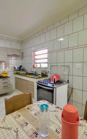 Casa à venda com 223m², 6 quartos e 2 vagas Casa à venda com 223m², 6 quartos e 2 vagasCozinha