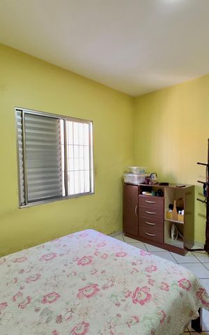 Casa à venda com 223m², 6 quartos e 2 vagas Casa à venda com 223m², 6 quartos e 2 vagasQuarto 5