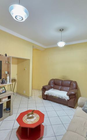 Casa à venda com 223m², 6 quartos e 2 vagas Casa à venda com 223m², 6 quartos e 2 vagasSala 1