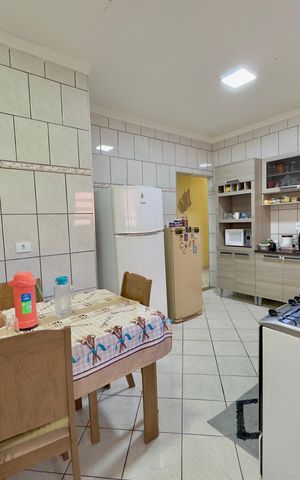 Casa à venda com 223m², 6 quartos e 2 vagas Casa à venda com 223m², 6 quartos e 2 vagasCozinha