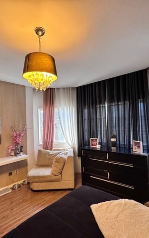 Casa de condomínio à venda com 232m², 4 quartos e 4 vagas Casa de condomínio à venda com 232m², 4 quartos e 4 vagasSuíte 1