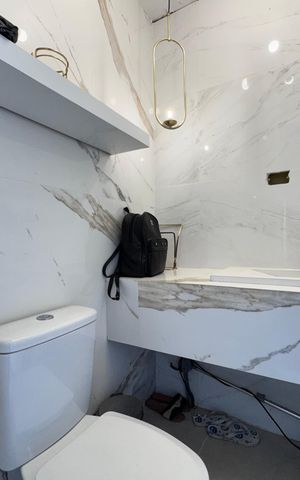 Casa de condomínio à venda com 232m², 4 quartos e 4 vagas Casa de condomínio à venda com 232m², 4 quartos e 4 vagasBanheiro de Serviço