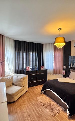 Casa de condomínio à venda com 232m², 4 quartos e 4 vagas Casa de condomínio à venda com 232m², 4 quartos e 4 vagasSuíte 1