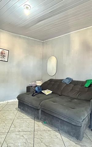Casa à venda com 90m², 2 quartos e sem vaga Casa à venda com 90m², 2 quartos e sem vagaSala