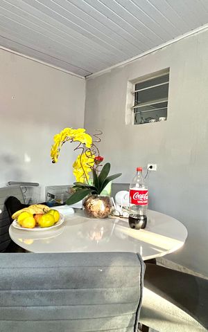 Casa à venda com 90m², 2 quartos e sem vaga Casa à venda com 90m², 2 quartos e sem vagaCozinha