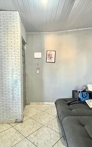 Casa à venda com 90m², 2 quartos e sem vaga Casa à venda com 90m², 2 quartos e sem vagaSala