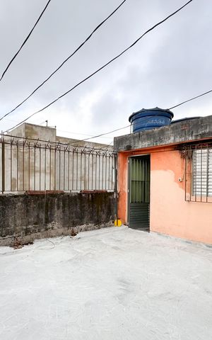 Casa à venda com 199m², 4 quartos e 1 vaga Casa à venda com 199m², 4 quartos e 1 vagaSacada Superior - Casa 1