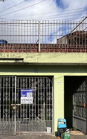 Casa à venda com 199m², 4 quartos e 1 vaga Casa à venda com 199m², 4 quartos e 1 vagaFachada