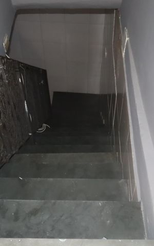 Casa à venda com 80m², 3 quartos e sem vagaEscada