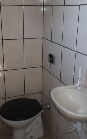 Casa à venda com 80m², 3 quartos e sem vagaBanheiro da suíte 1