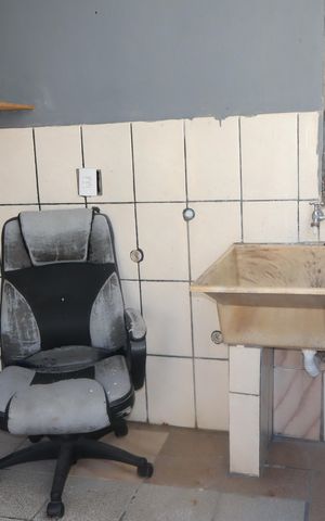 Casa à venda com 80m², 3 quartos e sem vagaÁrea de Serviço