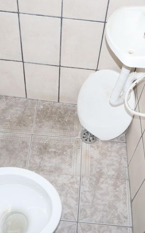Casa à venda com 80m², 3 quartos e sem vagaBanheiro da suíte 2