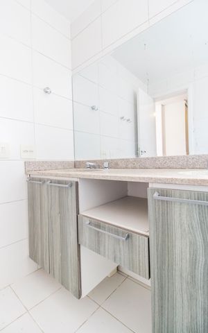 Apartamento para alugar com 202m², 3 quartos e 3 vagas Apartamento para alugar com 202m², 3 quartos e 3 vagasBanheiro da Suíte