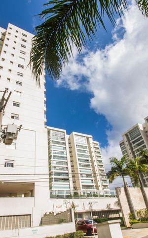 Apartamento para alugar com 202m², 3 quartos e 3 vagasVista da Rua