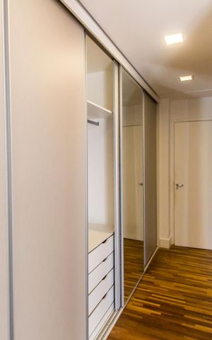 Apartamento para alugar com 202m², 3 quartos e 3 vagas Apartamento para alugar com 202m², 3 quartos e 3 vagasCloset da suíte