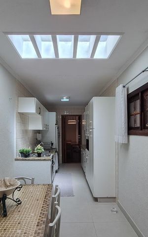 Casa à venda com 180m², 3 quartos e 2 vagas Casa à venda com 180m², 3 quartos e 2 vagasBanheiro Social
