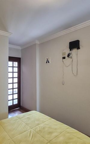 Casa à venda com 180m², 3 quartos e 2 vagas Casa à venda com 180m², 3 quartos e 2 vagasSuíte