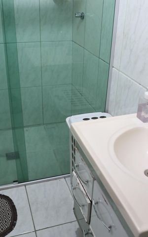 Casa à venda com 390m², 4 quartos e 4 vagasBanheiro 1