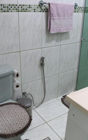 Casa à venda com 390m², 4 quartos e 4 vagasBanheiro 1