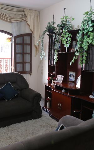 Casa à venda com 390m², 4 quartos e 4 vagasSala