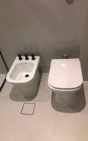 Apartamento à venda com 226m², 4 quartos e 2 vagas Apartamento à venda com 226m², 4 quartos e 2 vagasBanheiro