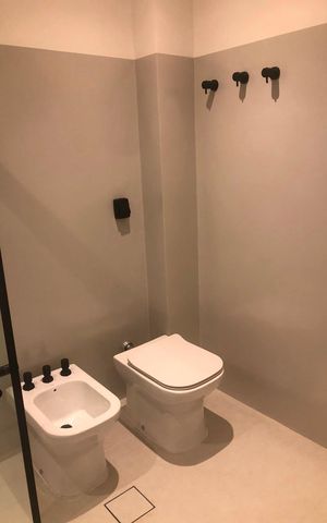 Apartamento à venda com 226m², 4 quartos e 2 vagas Apartamento à venda com 226m², 4 quartos e 2 vagasBanheiro