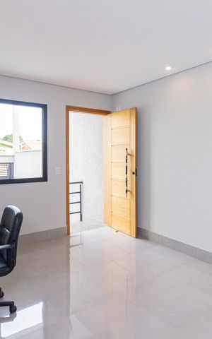 Casa à venda com 100m², 2 quartos e 1 vaga Casa à venda com 100m², 2 quartos e 1 vagaSala