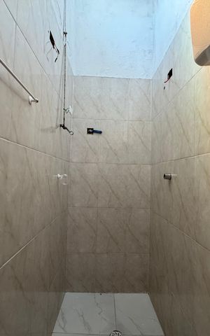 Casa para alugar com 60m², 2 quartos e 1 vaga Casa para alugar com 60m², 2 quartos e 1 vagaBanheiro