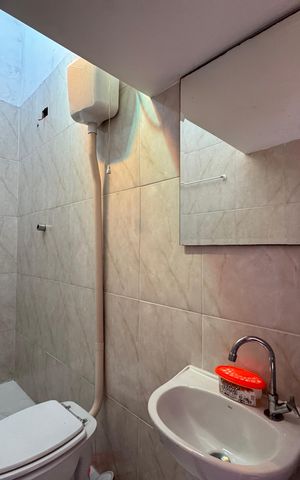 Casa para alugar com 60m², 2 quartos e 1 vaga Casa para alugar com 60m², 2 quartos e 1 vagaBanheiro