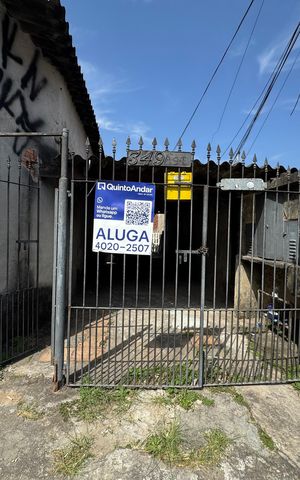 Casa para alugar com 60m², 2 quartos e 1 vaga Casa para alugar com 60m², 2 quartos e 1 vagaFachada com Placa Grande