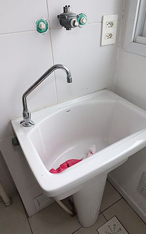 Apartamento à venda com 75m², 3 quartos e 1 vagaÁrea de serviço
