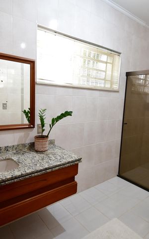 Casa à venda com 300m², 4 quartos e 4 vagasBanheiro Social