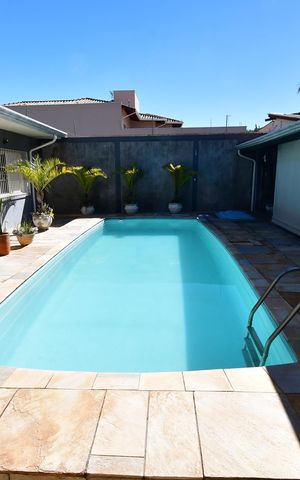 Casa à venda com 300m², 4 quartos e 4 vagasPiscina