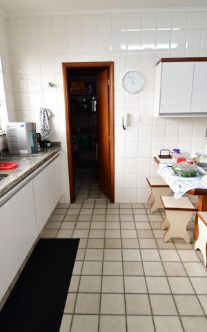 Casa à venda com 300m², 4 quartos e 4 vagasCozinha