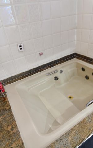 Casa à venda com 300m², 4 quartos e 4 vagasBanheiro Suíte