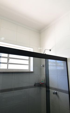 Casa à venda com 300m², 4 quartos e 4 vagasBanheiro Suíte